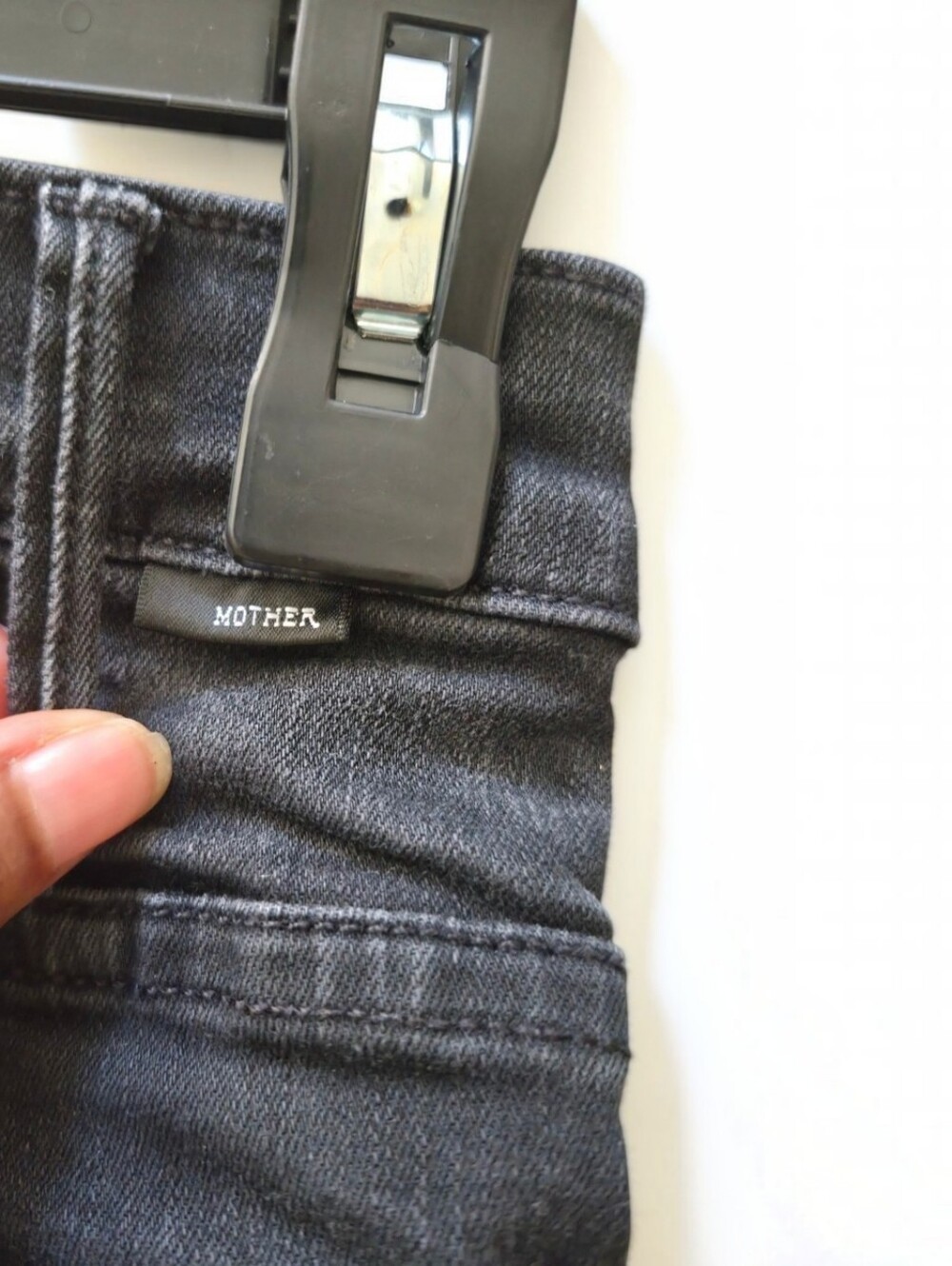 MOTHER The Hustler Ankle Fray Not Guilty Black High Rise Fray Hem Jeans Size 27 - Picture 5 of 10